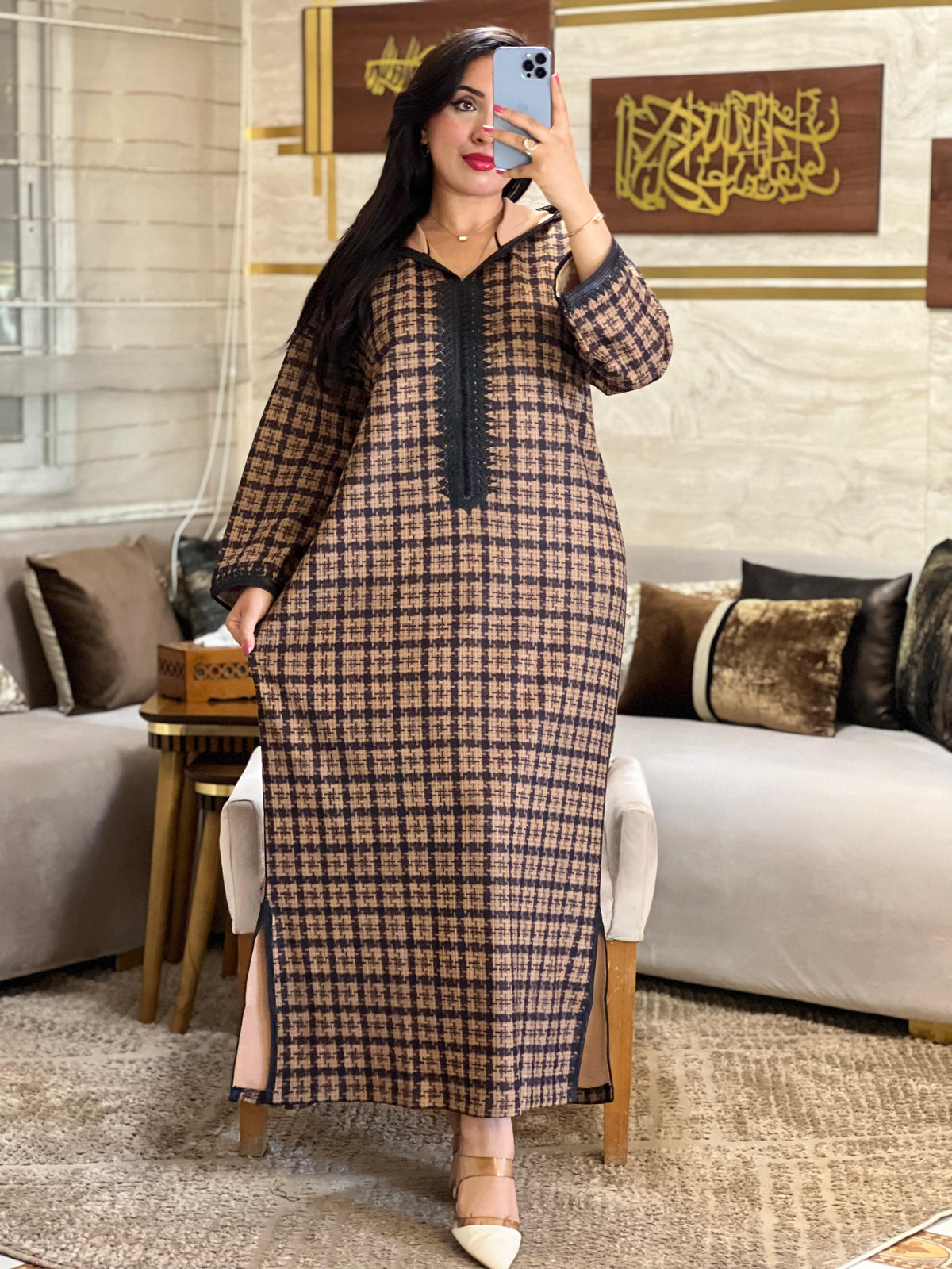 جلابة كارو صوفة مستوردة – أناقة شتوية بجودة عالية💰 الثمن: 349 DH