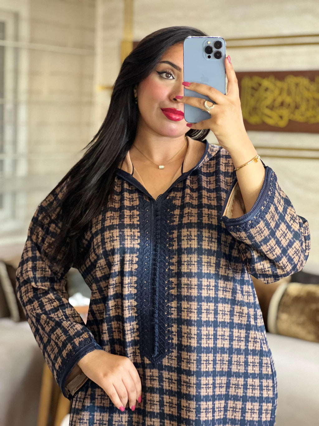 جلابة كارو صوفة مستوردة – أناقة شتوية بجودة عالية💰 الثمن: 349 DH