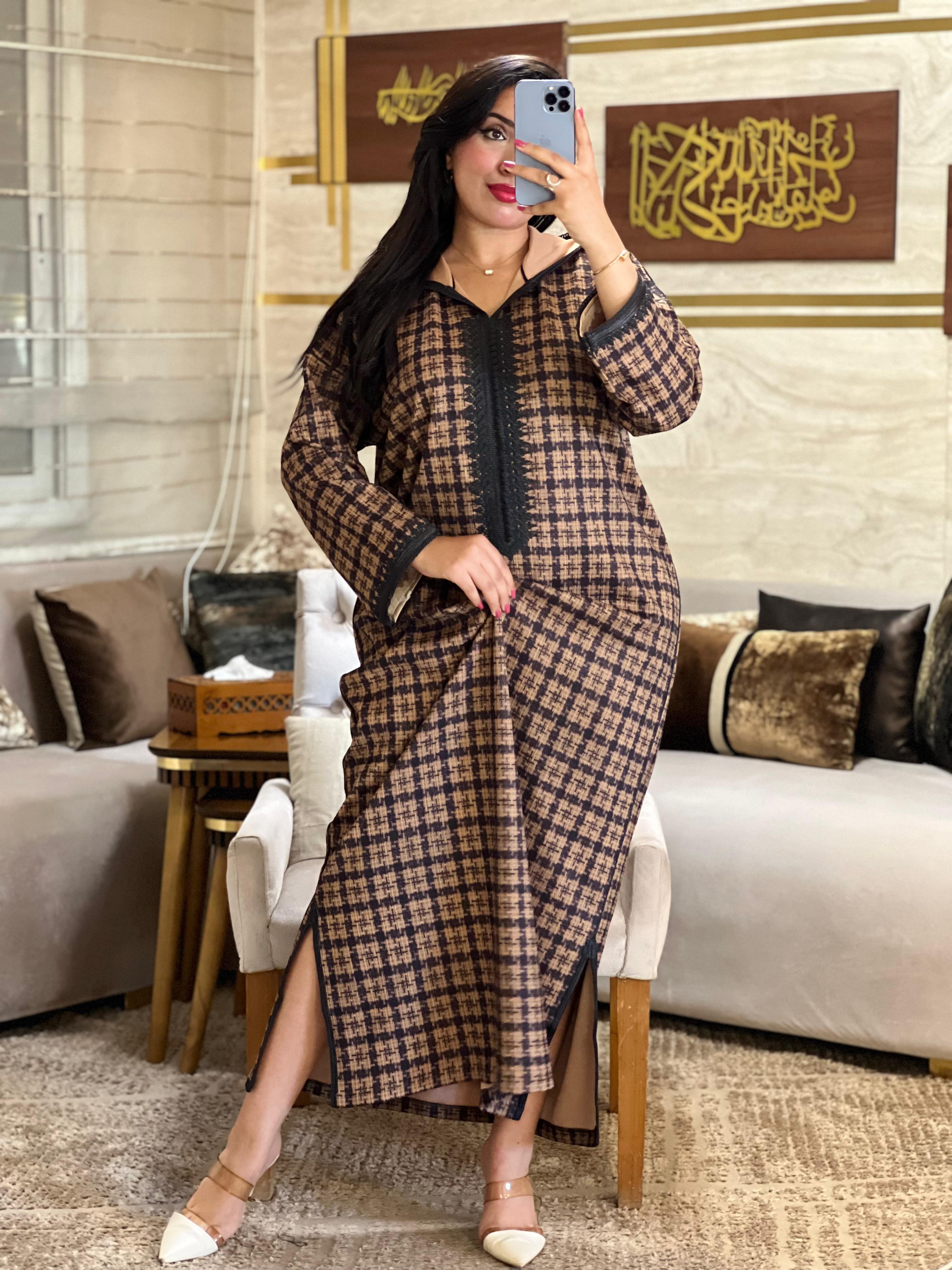 جلابة كارو صوفة مستوردة – أناقة شتوية بجودة عالية💰 الثمن: 349 DH