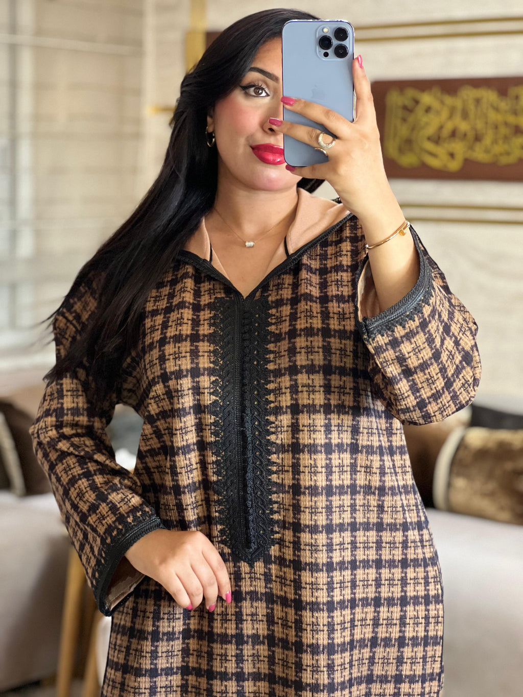 جلابة كارو صوفة مستوردة – أناقة شتوية بجودة عالية💰 الثمن: 349 DH