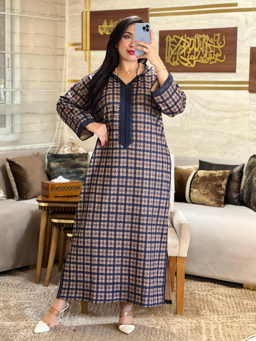 جلابة كارو صوفة مستوردة – أناقة شتوية بجودة عالية💰 الثمن: 349 DH