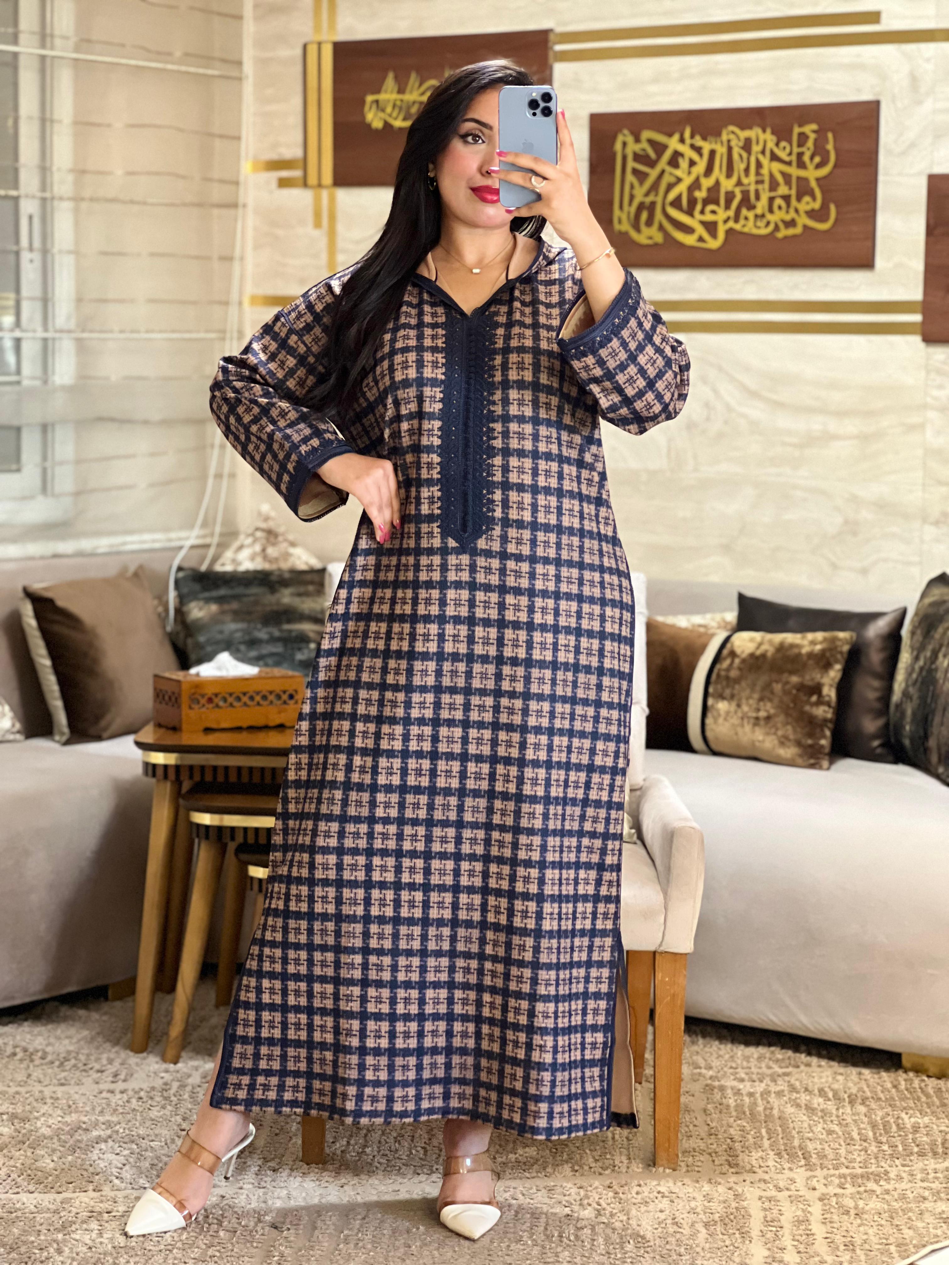 جلابة كارو صوفة مستوردة – أناقة شتوية بجودة عالية💰 الثمن: 349 DH